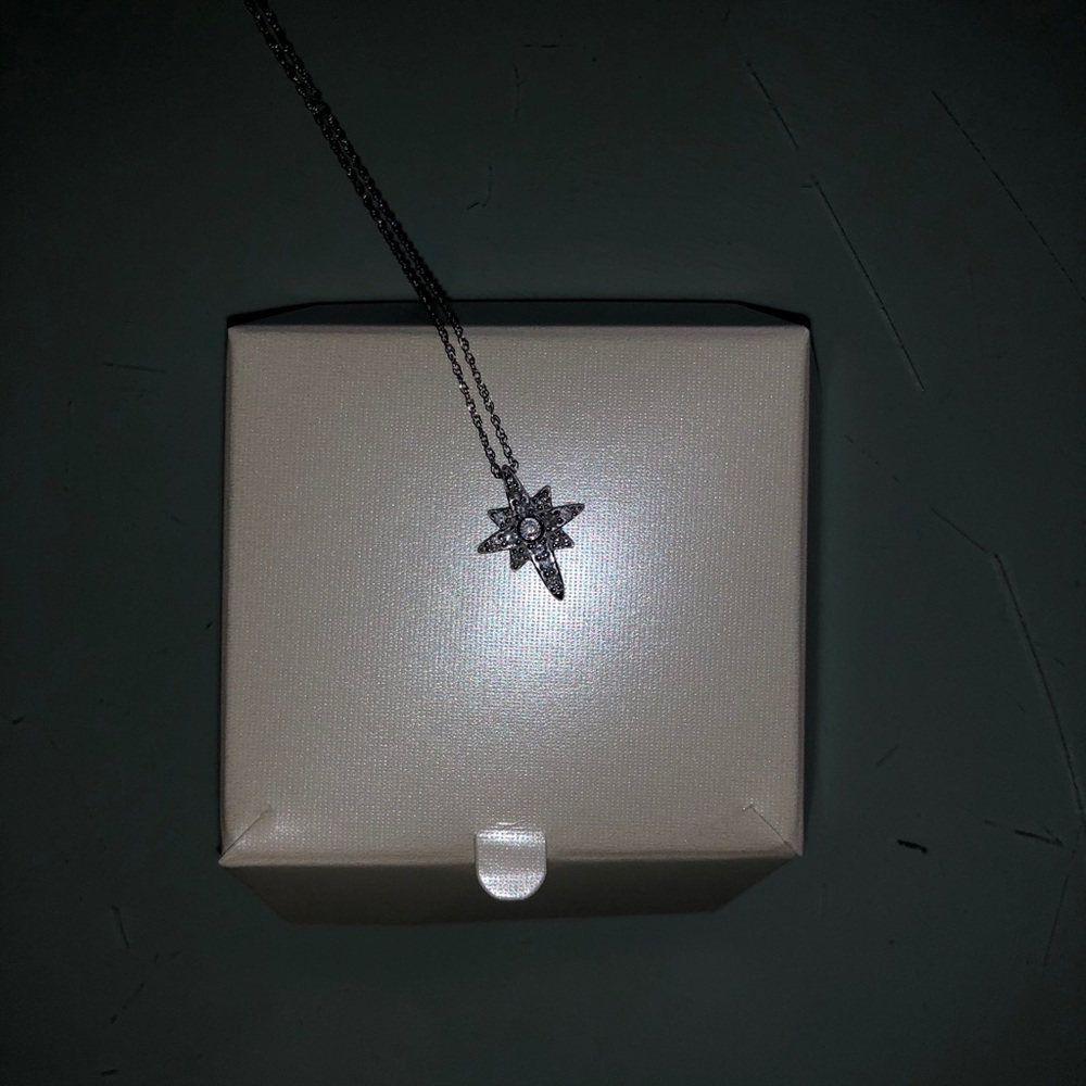 14k diamond and white gold small pendant necklace